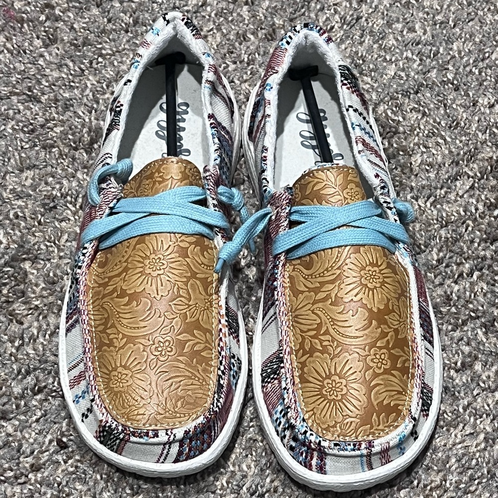 NEW leather look shoes